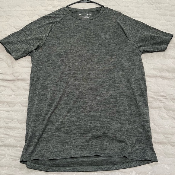 Under Armour Other - Under Armour - Dark Green Shirt - Men’s Size M